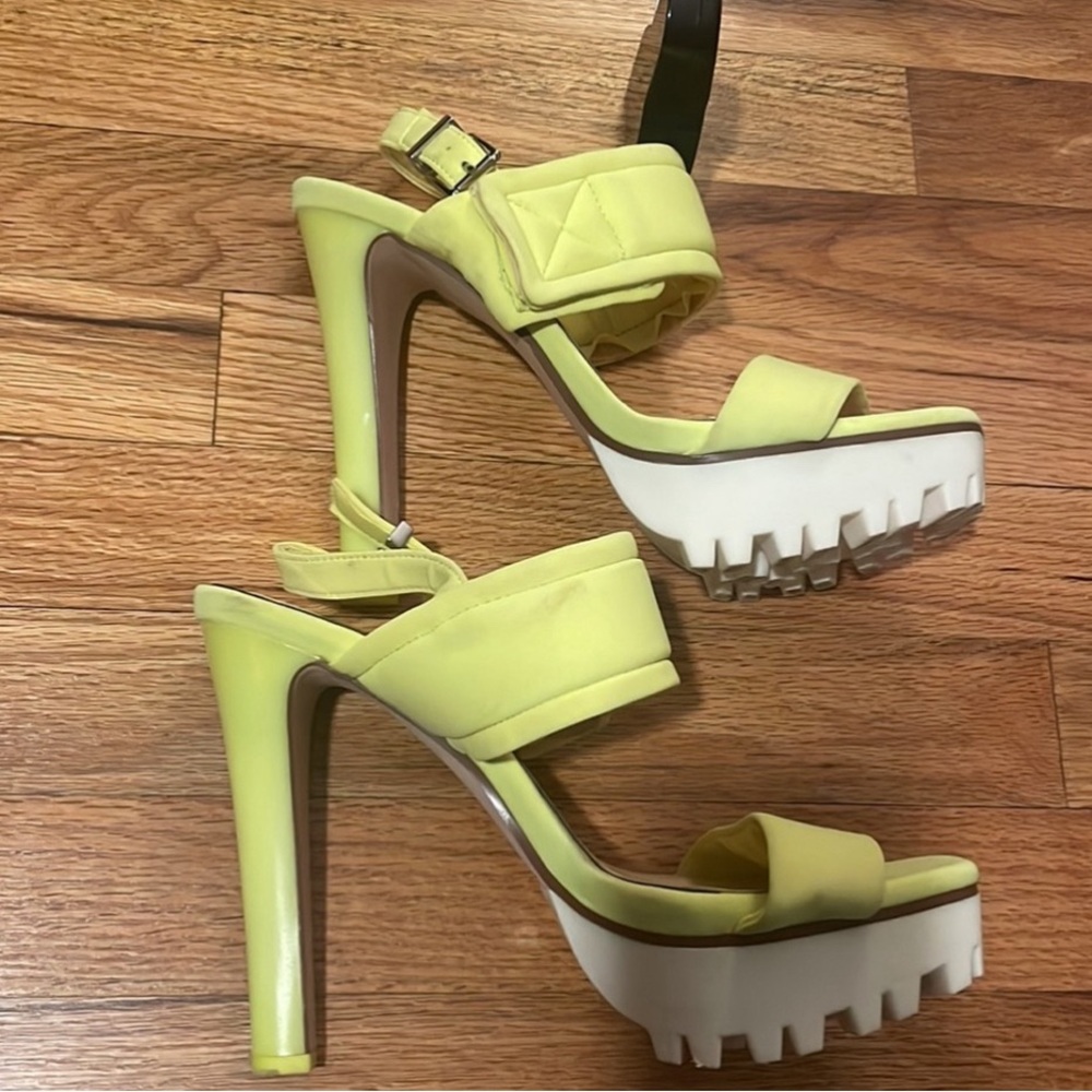 Jessica Simpson - Picture 6 of 7